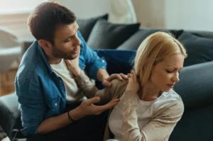 Leia mais sobre o artigo Relacionamentos tóxicos: por que você escolhe quem te machuca?