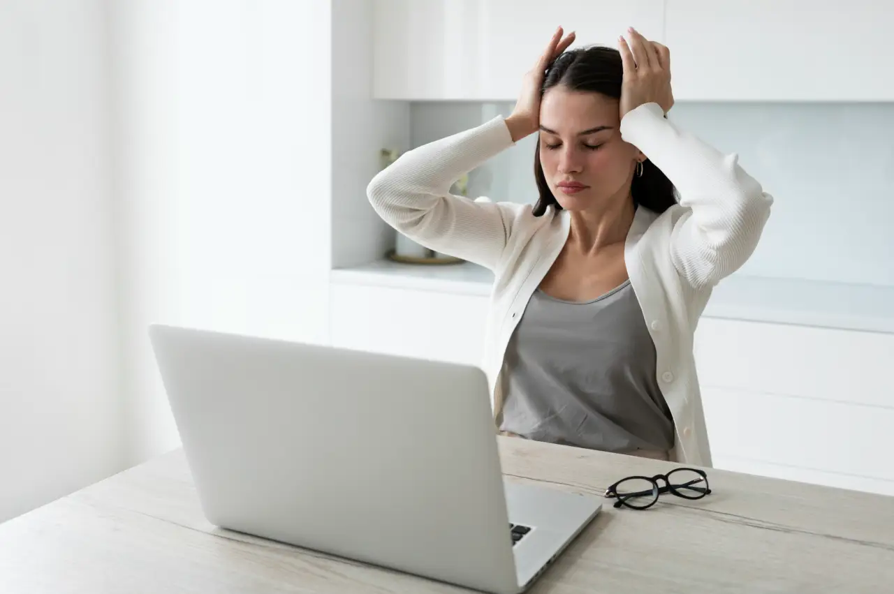 Leia mais sobre o artigo Saúde mental no ambiente de trabalho: o mal-estar na vida profissional contemporânea